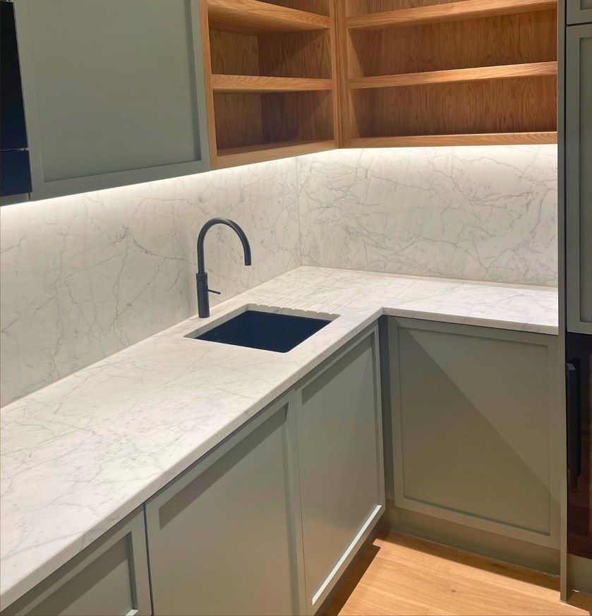 Solid surface worktops and splashbacks — Office Tea Point